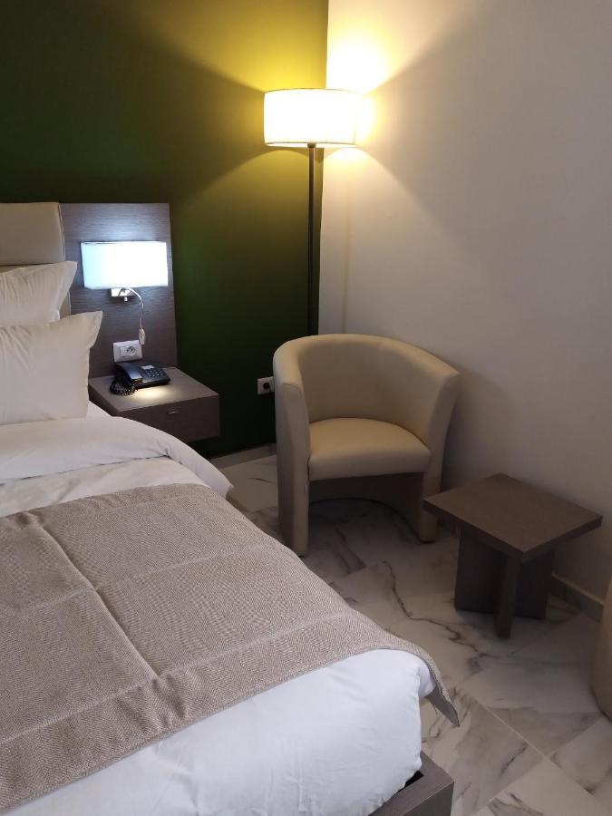 Merina Hotel Яунде Экстерьер фото