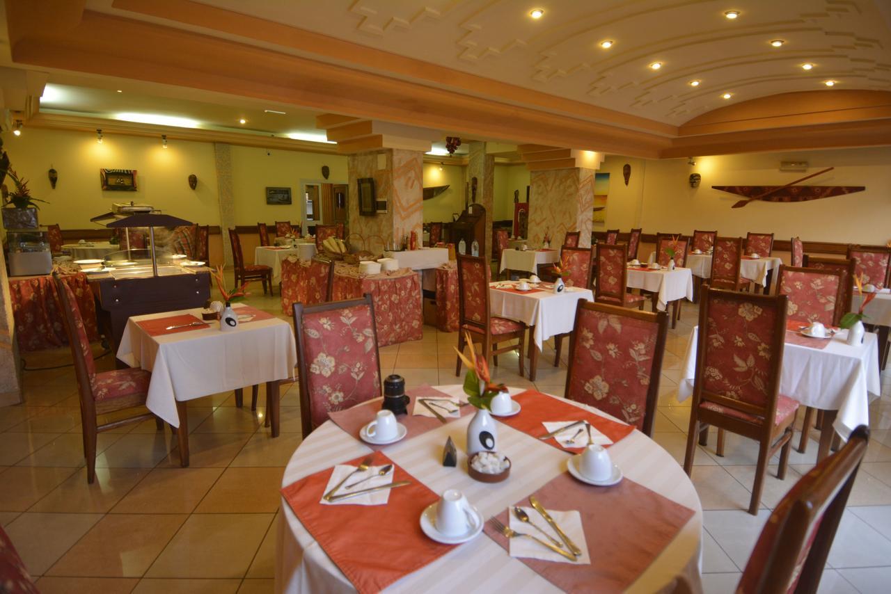 Merina Hotel Яунде Экстерьер фото