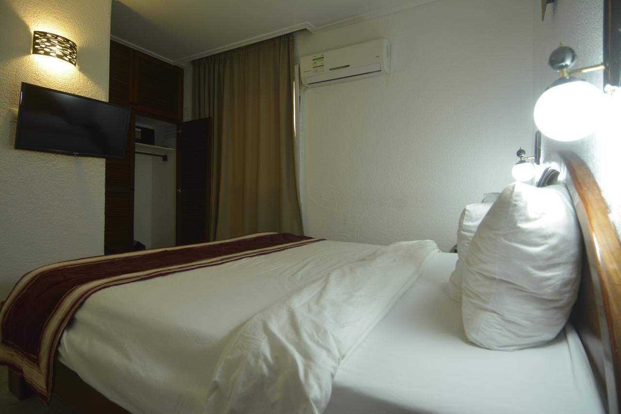 Merina Hotel Яунде Экстерьер фото