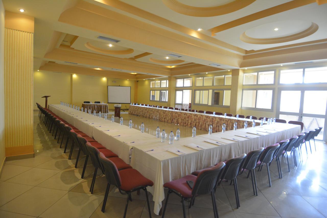 Merina Hotel Яунде Экстерьер фото