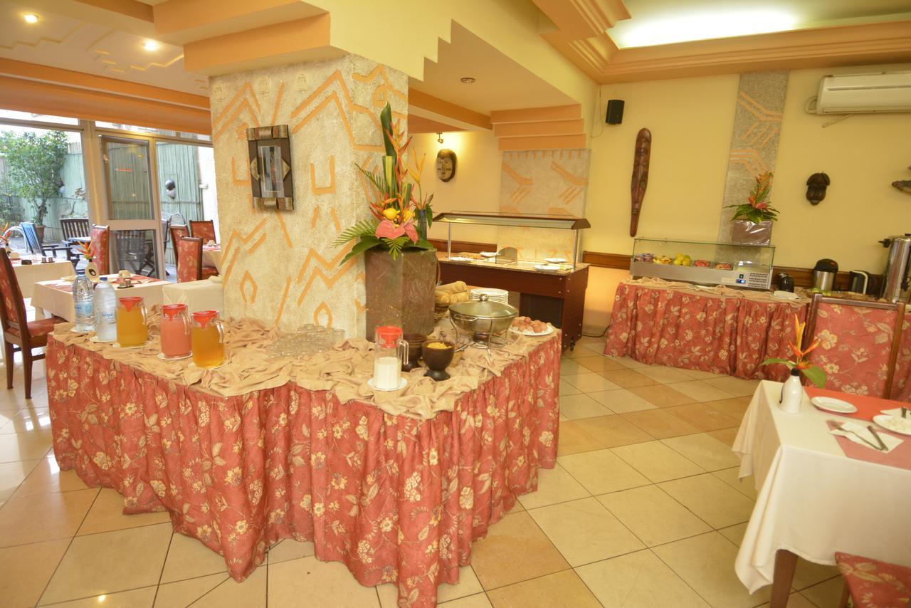 Merina Hotel Яунде Экстерьер фото